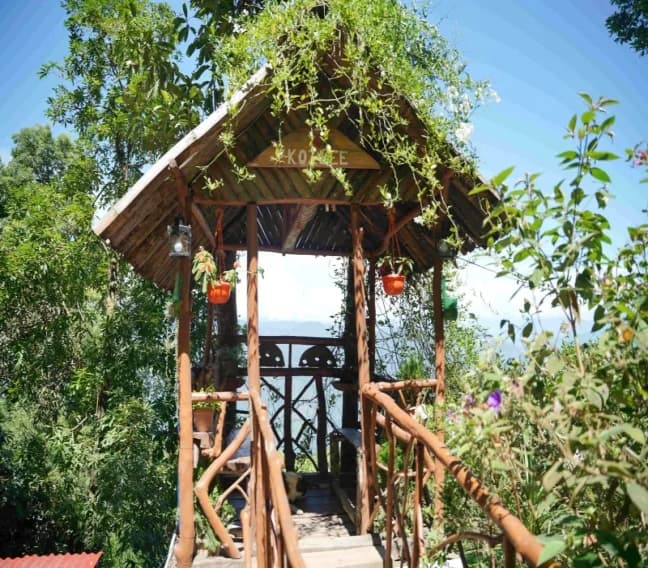 Vah Tukvar Homestay Campus
