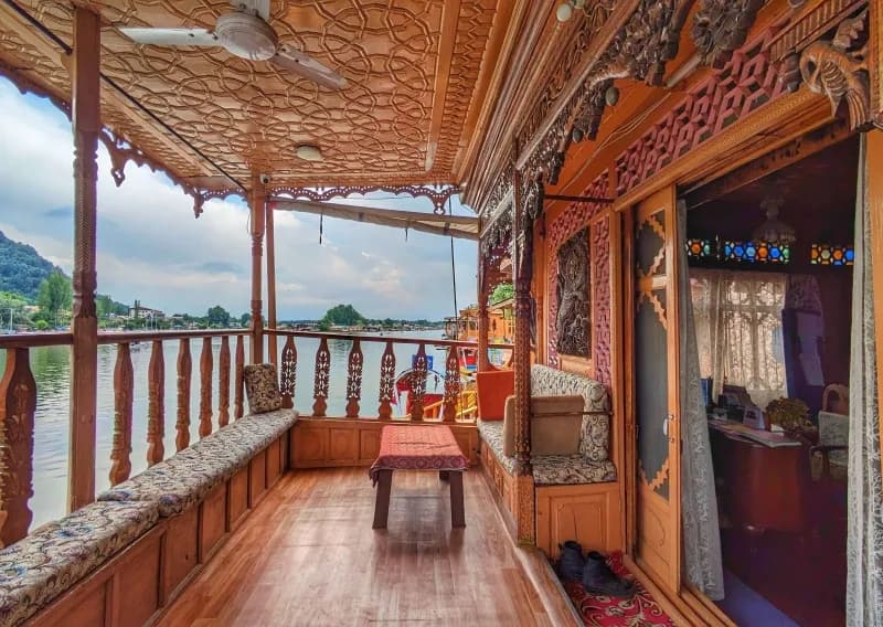 Scenic Dal Lake View From Srinagar Houseboat