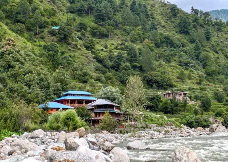 Riverside Tirthan Valley Homestay Campus