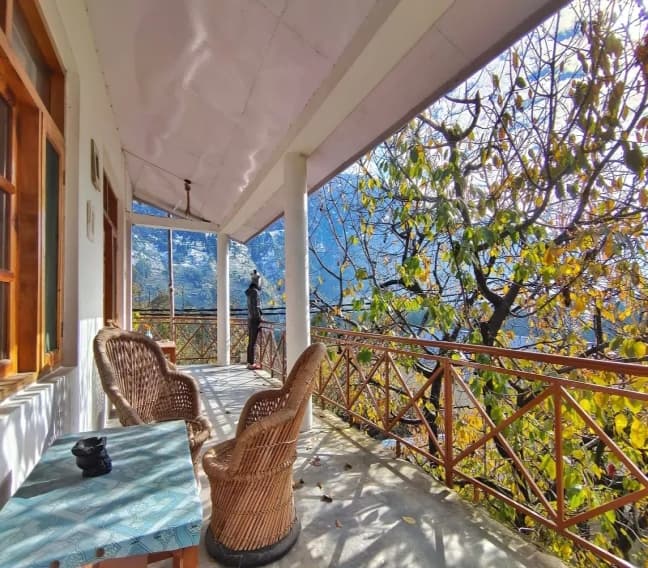 Mountain View From Old Manali Homestay Balcony