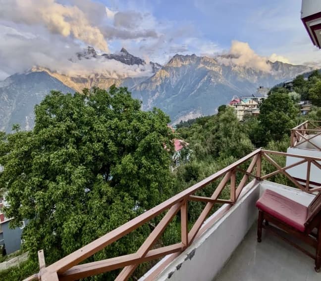 Mountain View From Kalpa Retreat