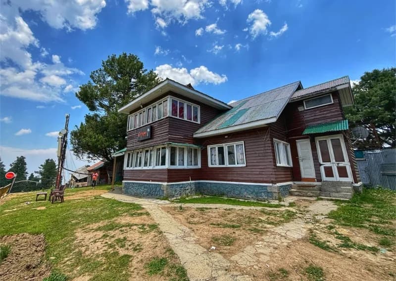Exterior of Gulmarg Retreat