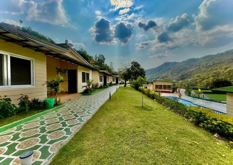 Bukundi Resort Campus With Swimming Pool