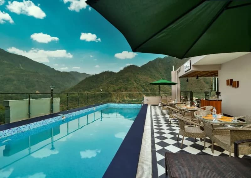 Rishikesh Retreat Rooftop Swimming Pool 